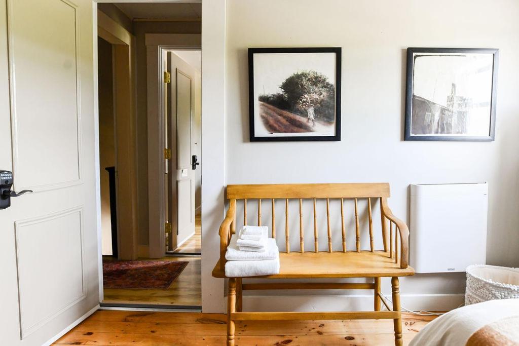 Craftsbury Farmhouse Exterior photo